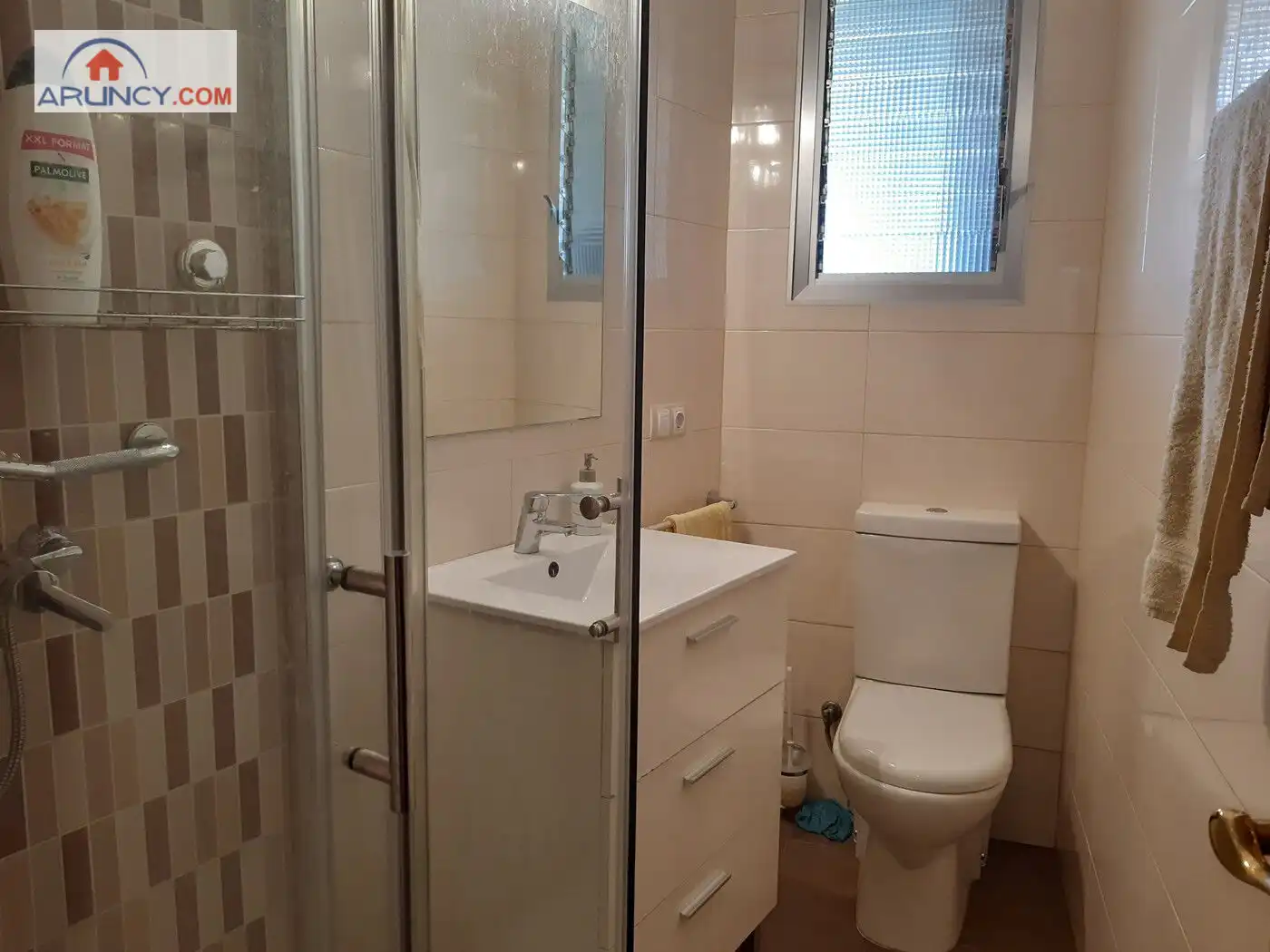 Bany de Pis en venda en Sevilla amb Terrassa i Moblat