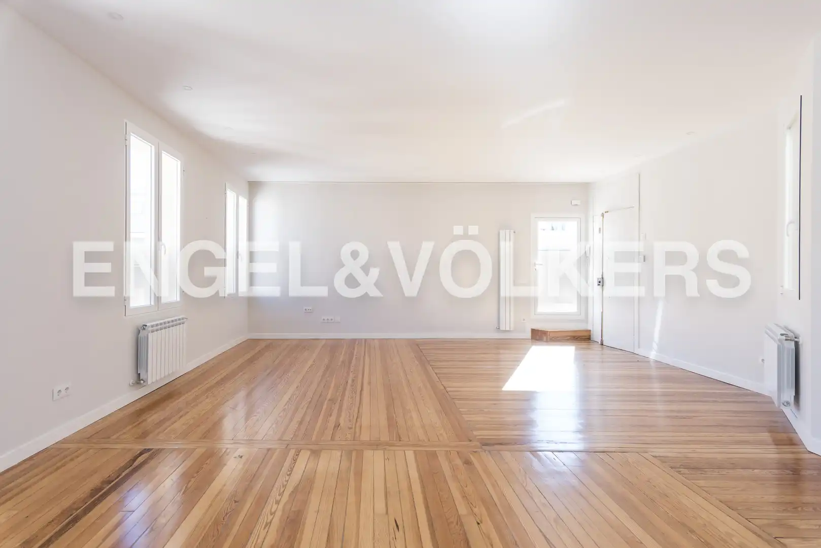 Sala de estar de Ático de alquiler en Madrid con Aire acondicionado, Calefacción y Parquet