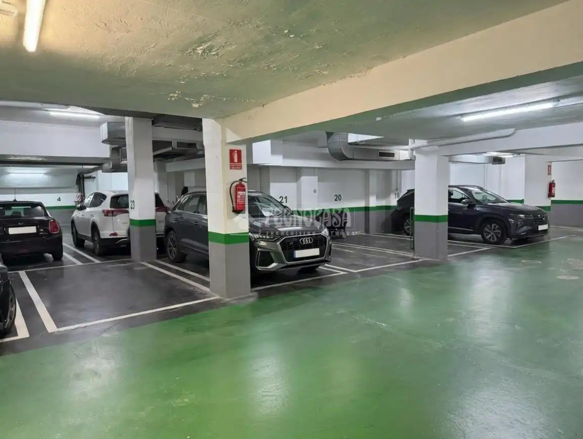 Aparcament de Pis en venda en Madrid amb Aire condicionat, Parquet i Terrassa