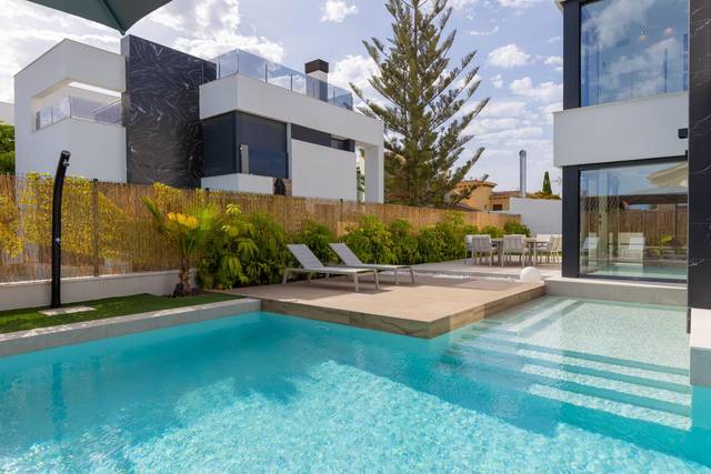 Casa-chalet en Venta en Calle Calle de Lope de Vega en Zona Carrefour - Urbanizaciones