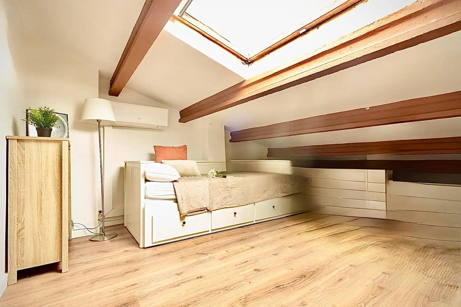 Habitación de Casa o chalet en venta en Castelldefels con Aire acondicionado, Calefacción y Jardín privado