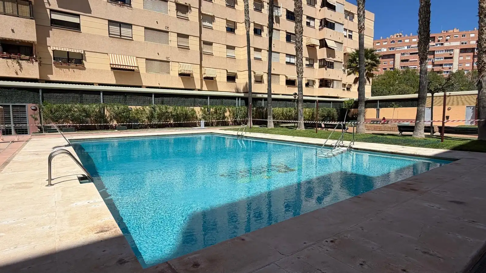 Piscina de Pis en venda en Alicante / Alacant amb Piscina comunitària