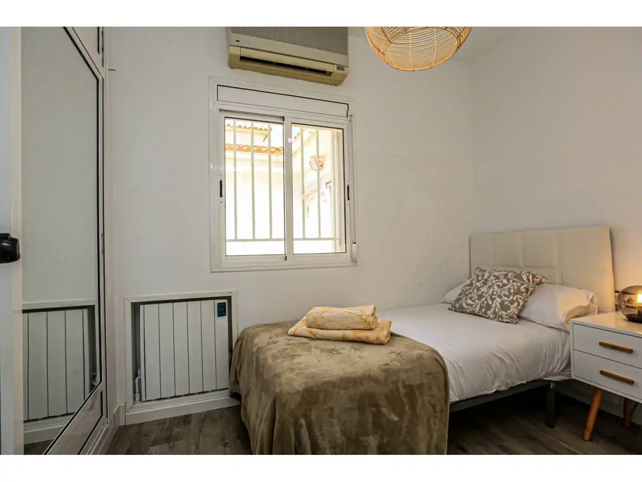 Dormitori de Casa o xalet en venda en Cambrils amb Aire condicionat, Jardí privat i Parquet