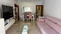 Sala d'estar de Pis en venda en Sant Boi de Llobregat amb Calefacció i Balcó