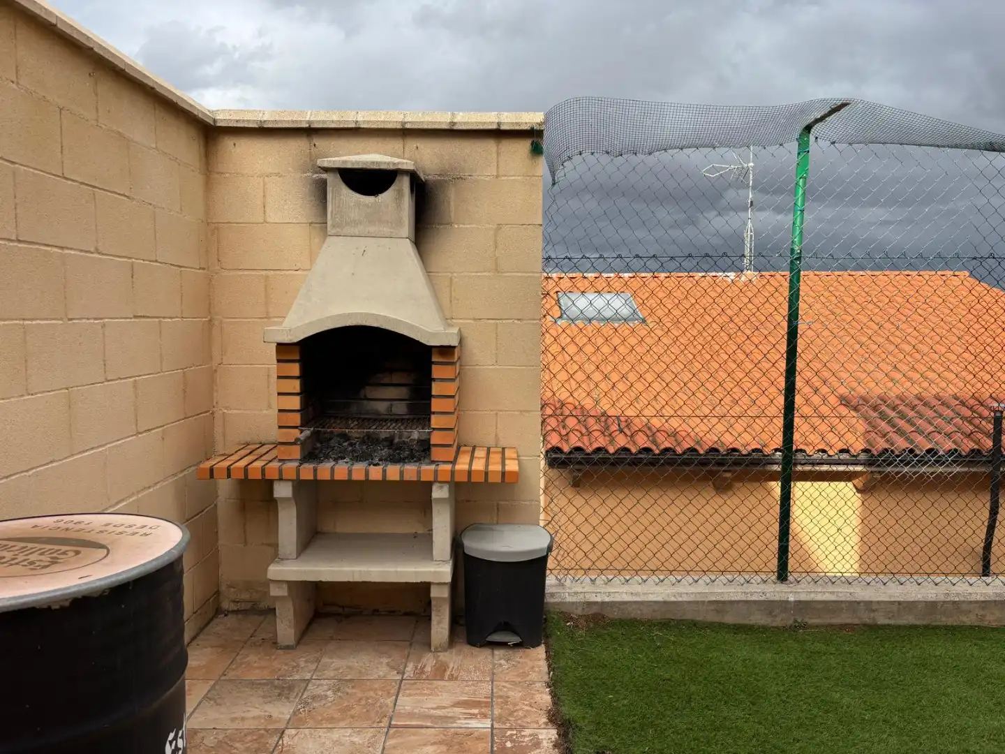 Terrassa de Casa o xalet en venda en Hontoria de la Cantera amb Calefacció, Jardí privat i Traster