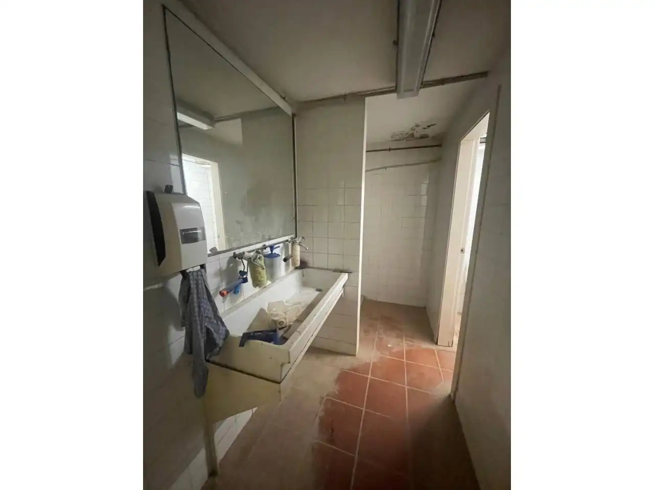 Bathroom of Industrial buildings for sale in Mollet del Vallès