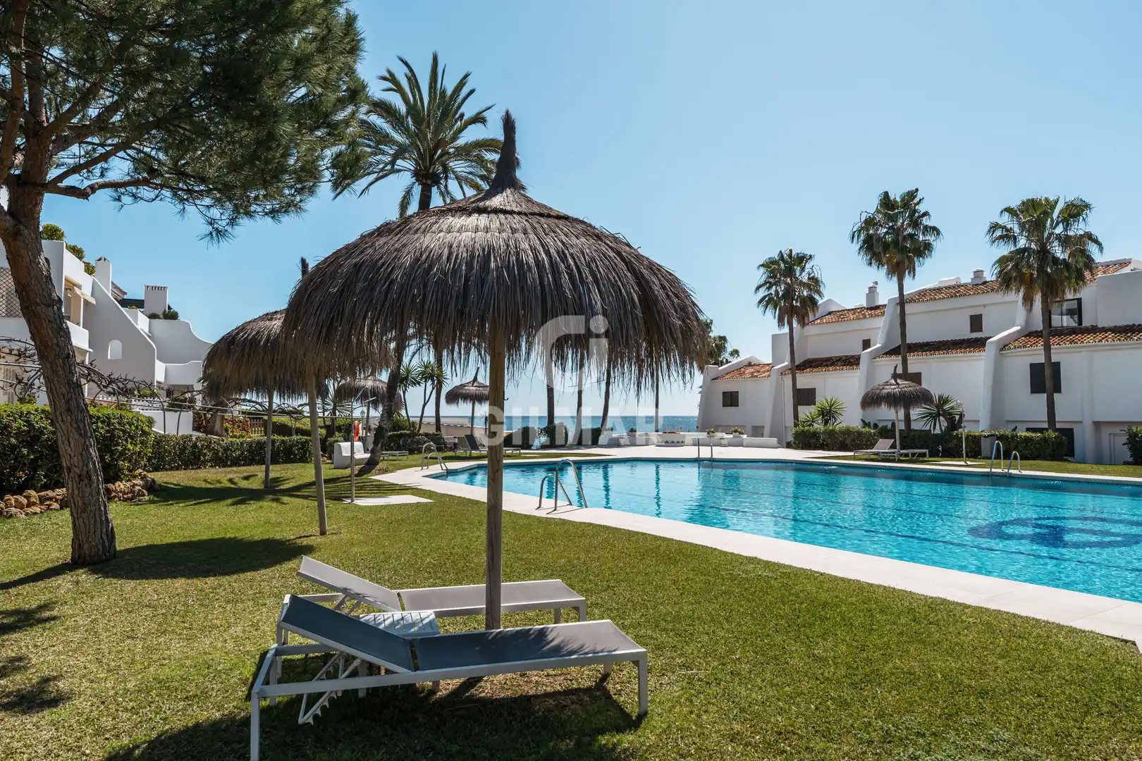 Jardí de Planta baixa en venda en Marbella amb Calefacció, Jardí privat i Piscina