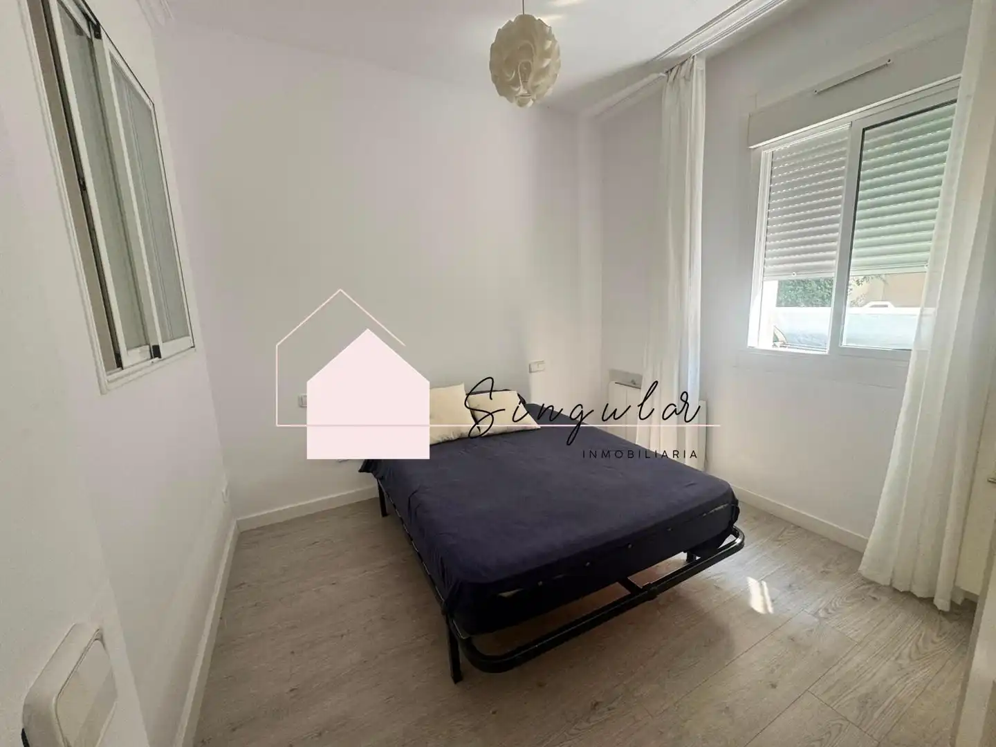 Habitación de Piso en venta en Vigo  con Calefacción y Amueblado
