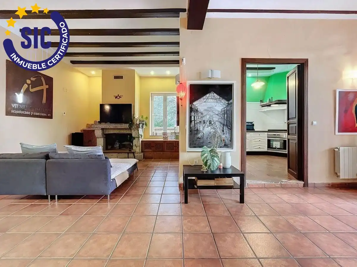 Sala de estar de Finca rústica en venta en Carcaixent con Aire acondicionado, Calefacción y Jardín privado