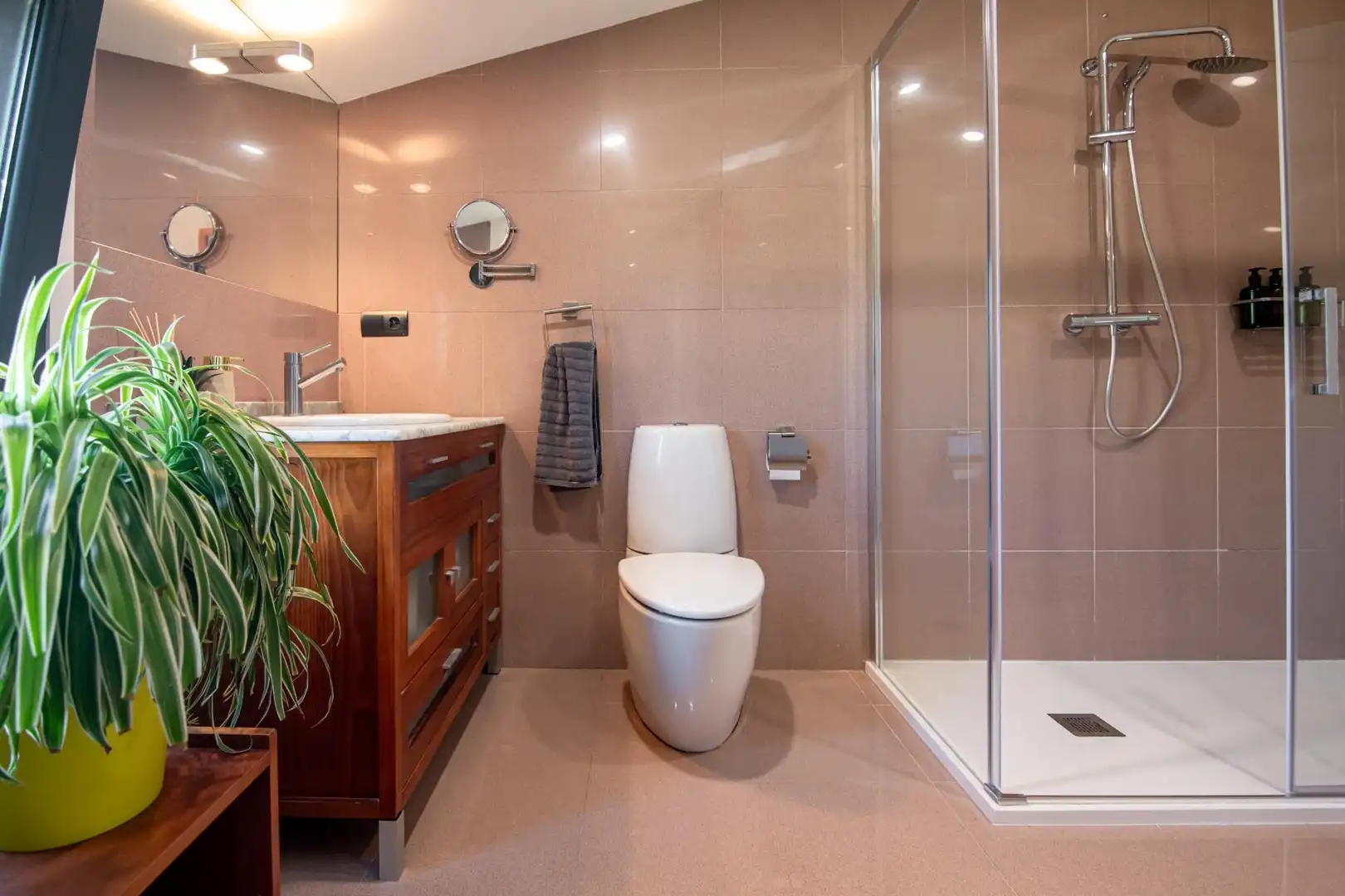 Baño de Casa o chalet en venta en Bergondo con Calefacción, Jardín privado y Trastero