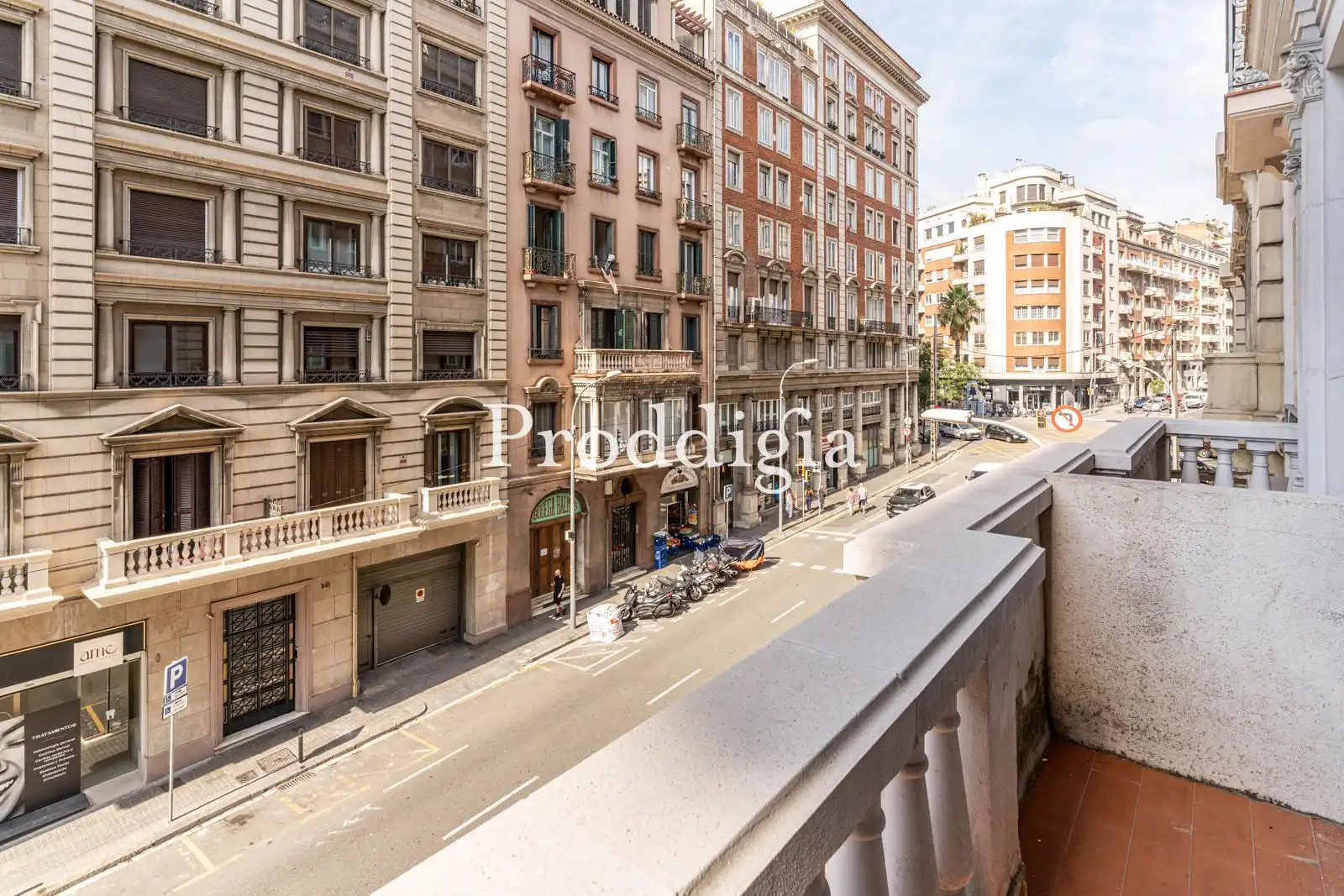 Exterior view of Flat for rent in Barcelona  with Air Conditioner and Furnished