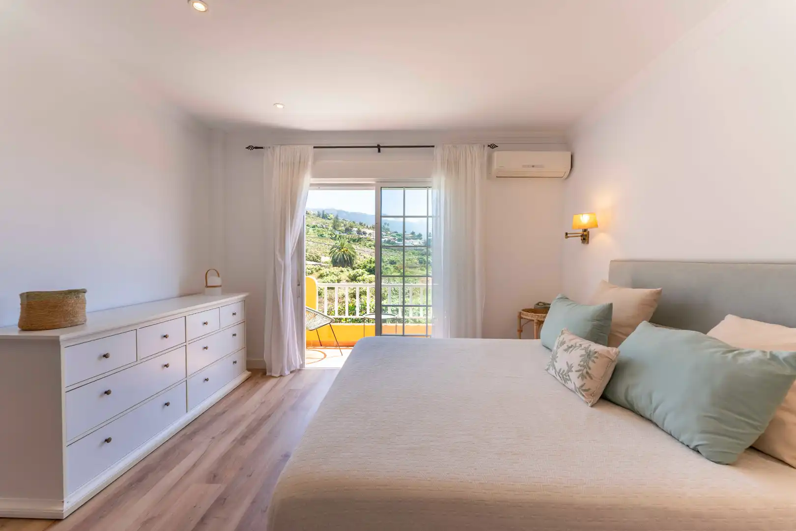 Dormitori de Casa adosada en venda en Santa Úrsula amb Aire condicionat, Jardí privat i Terrassa