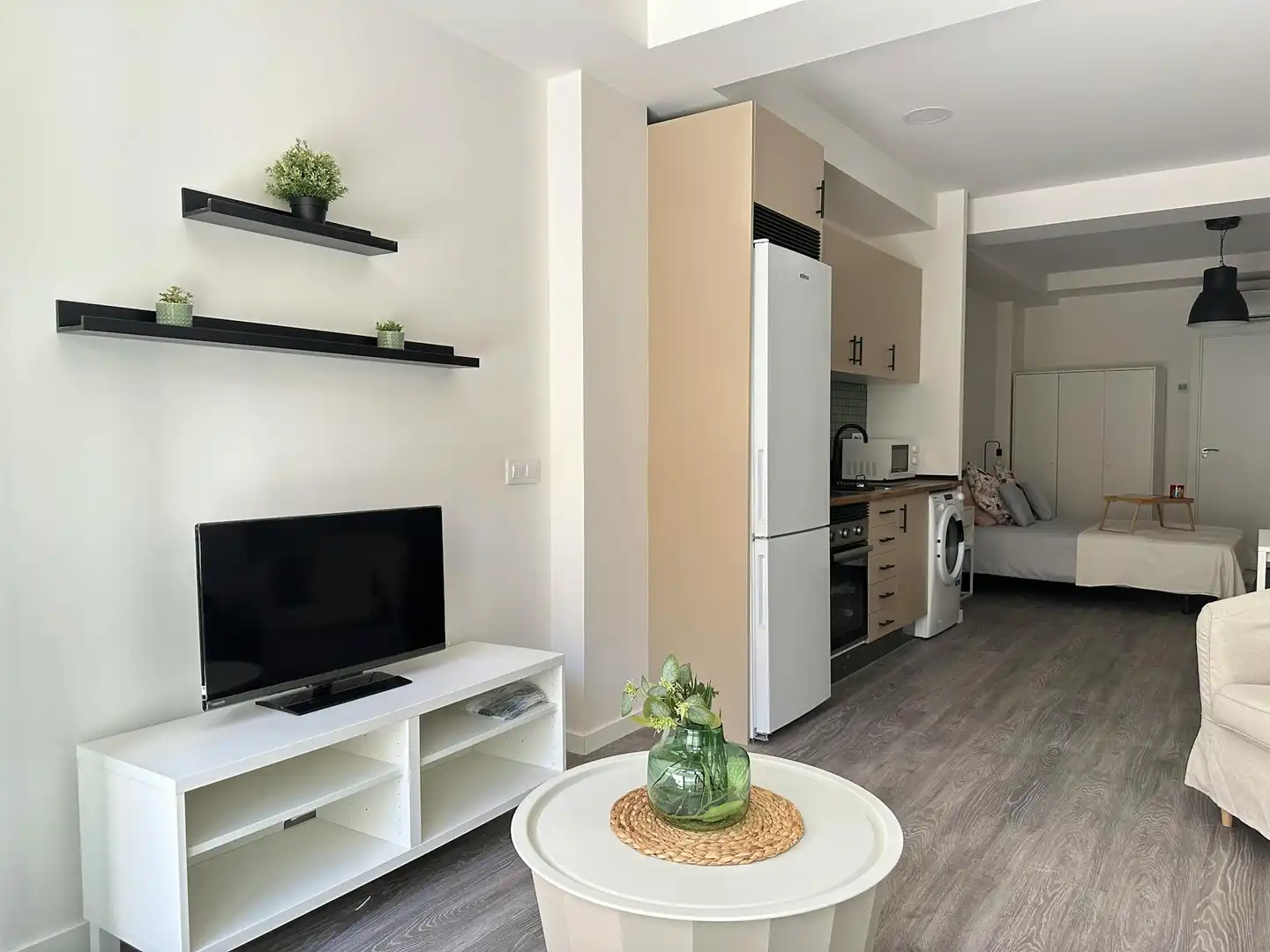 Living room of Flat for rent in Madrid  with Air Conditioner, Heating and Furnished