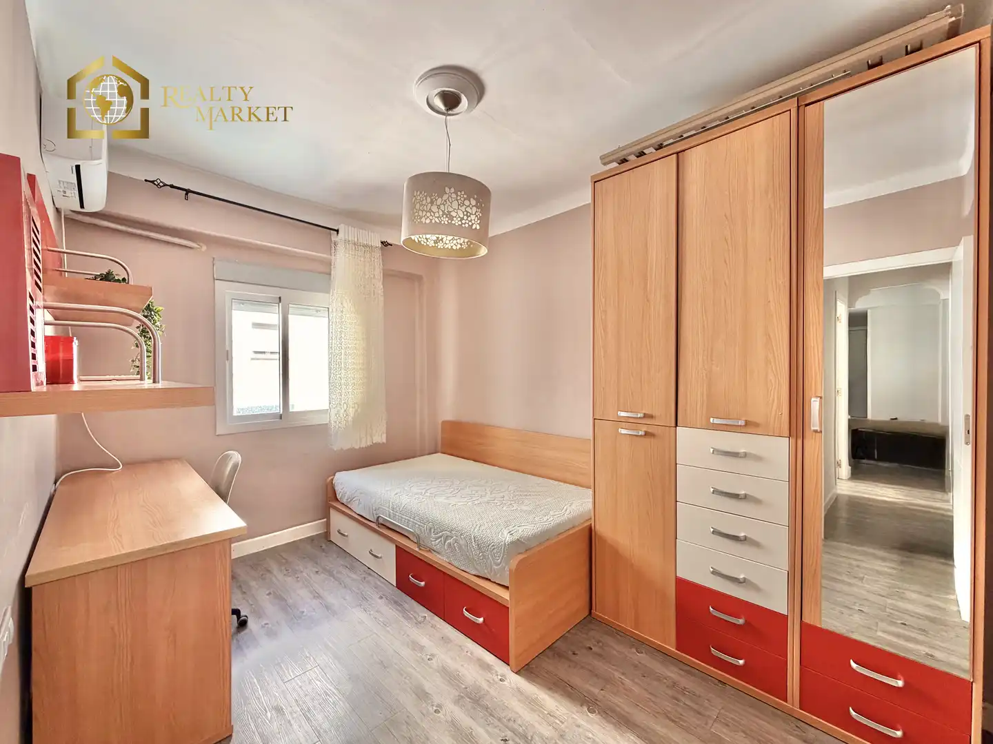 Habitación de Piso en venta en Valencia con Aire acondicionado y Balcón