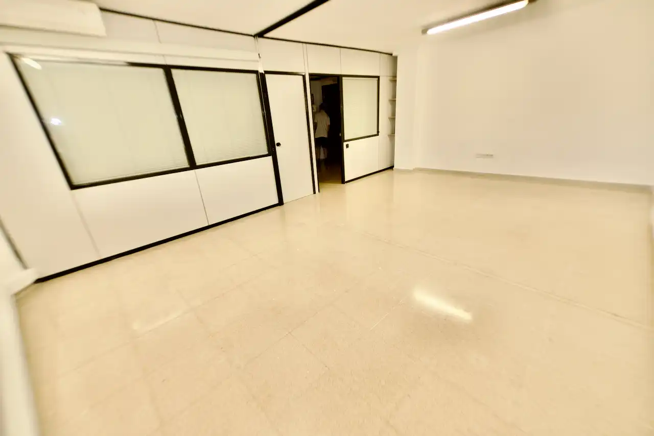 Oficina en venta en Terrassa con Aire acondicionado y Calefacción