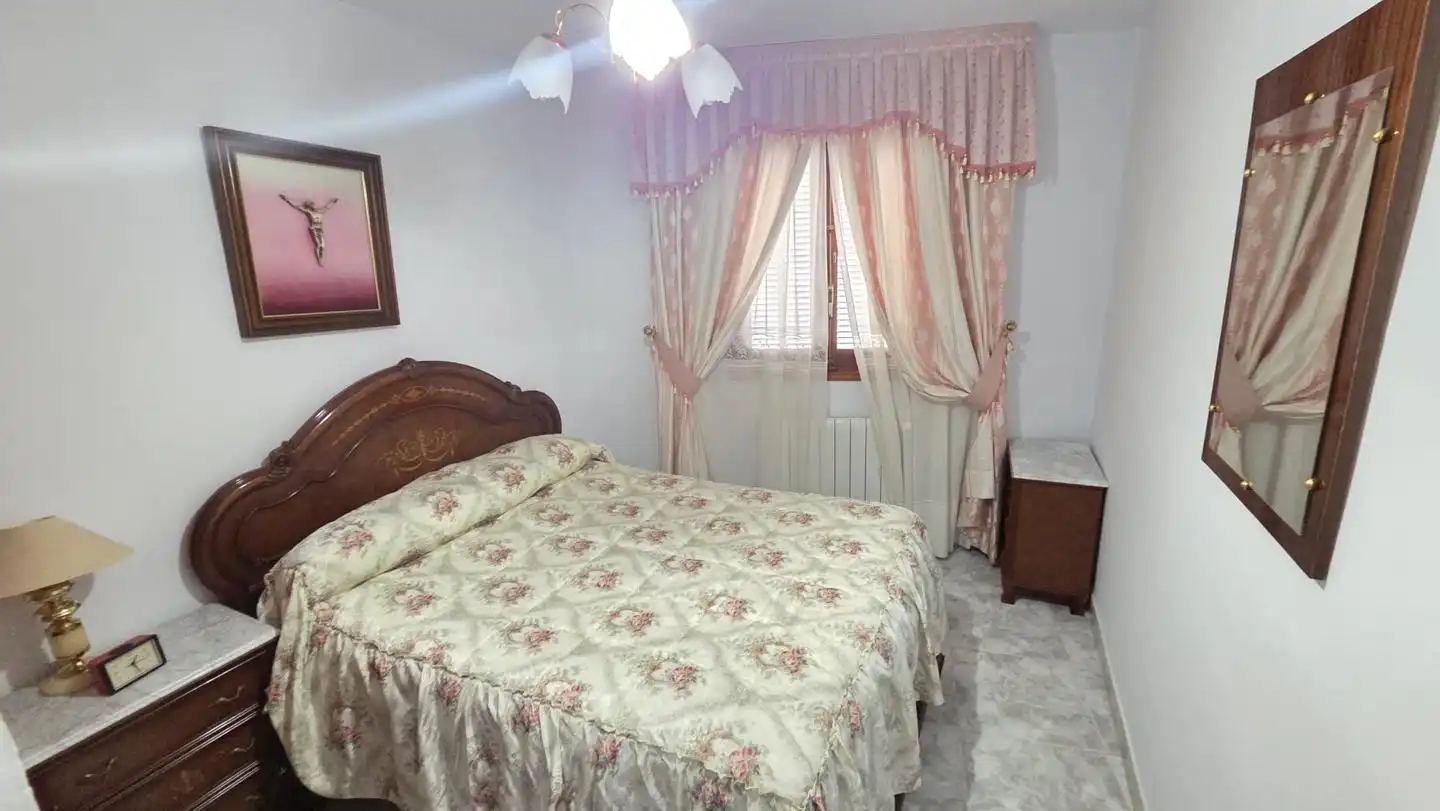 Bedroom of Houses for sale in El Hito   with Heating and Furnished