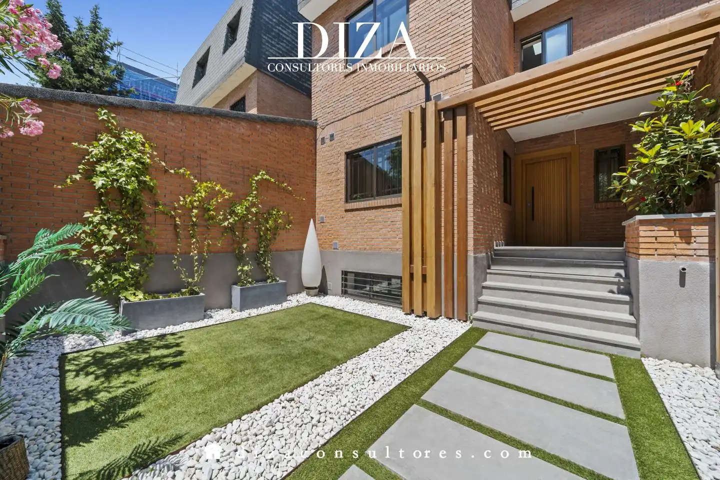 Exterior view of Houses for sale in Madrid  with Air Conditioner, Heating and Terrace