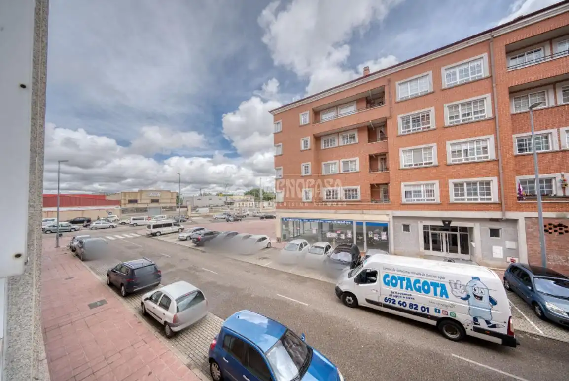 Vista exterior de Piso en venta en Laguna de Duero con Calefacción y Terraza
