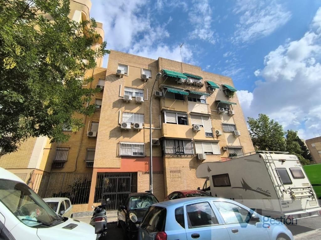 Vista exterior de Pis en venda en  Sevilla Capital