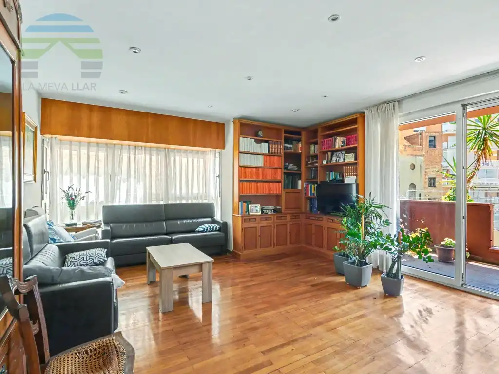 Living room of Flat for sale in Barcelona  with Balcony