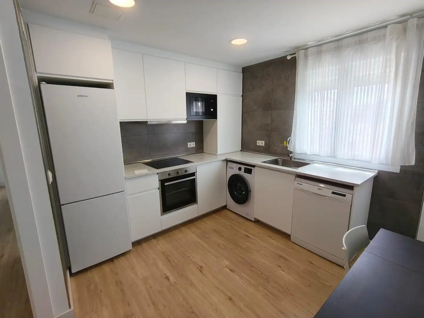 Cocina de Piso de alquiler en Burgos con Calefacción, Trastero y Amueblado