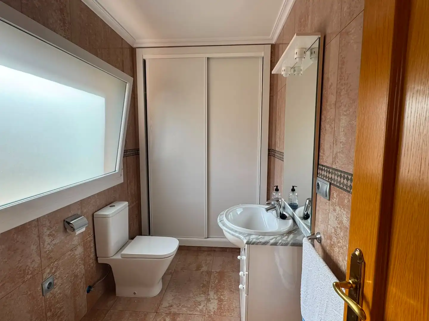 Baño de Casa o chalet en venta en El Campello con Aire acondicionado, Calefacción y Jardín privado