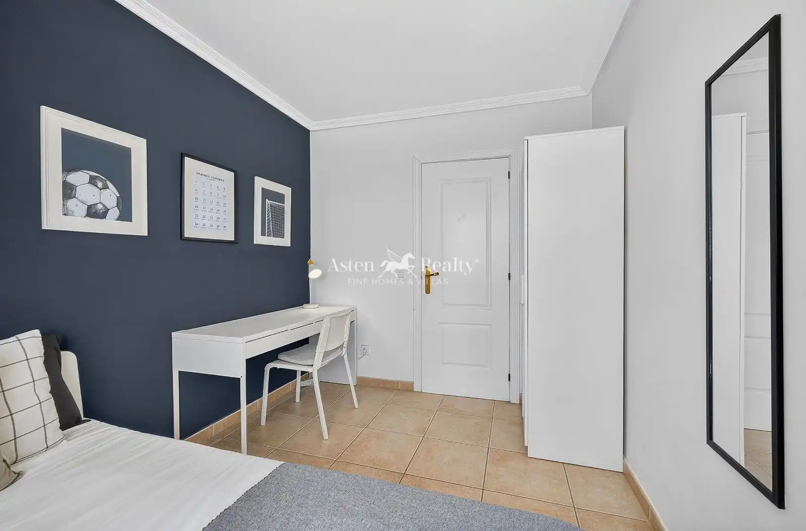 Casa aparellada amb piscina en venda a Juan Carlos I 115, imagen 35