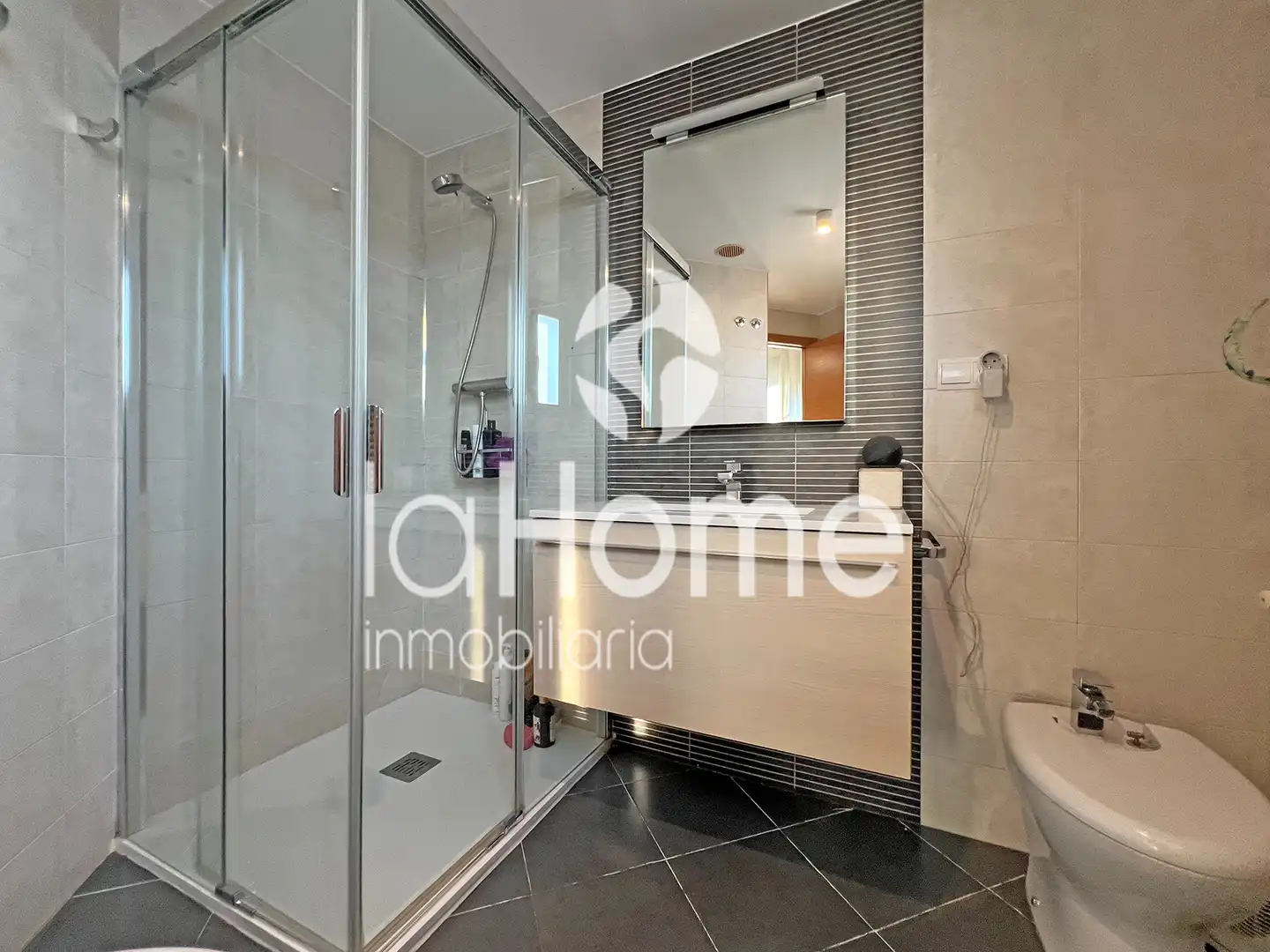 Baño de Casa adosada en venta en Bétera con Aire acondicionado, Calefacción y Jardín privado