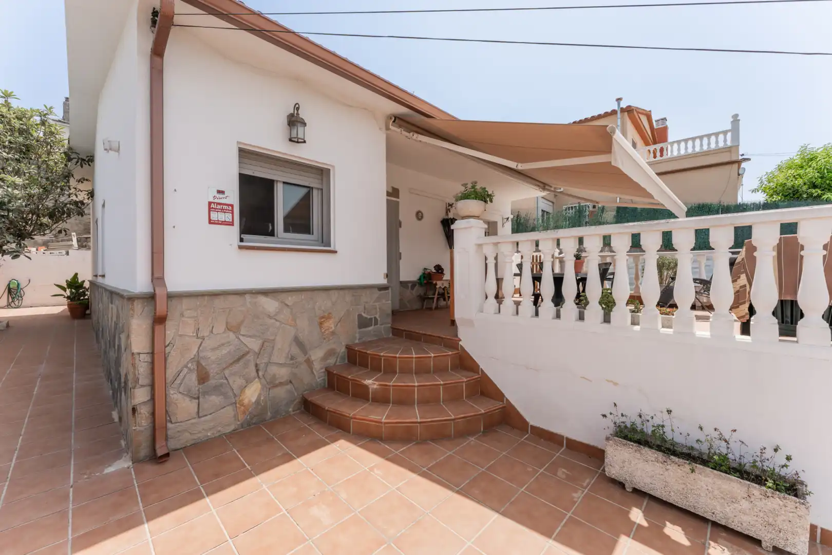 Vista exterior de Casa o xalet en venda en Lliçà d'Amunt amb Calefacció, Jardí privat i Terrassa