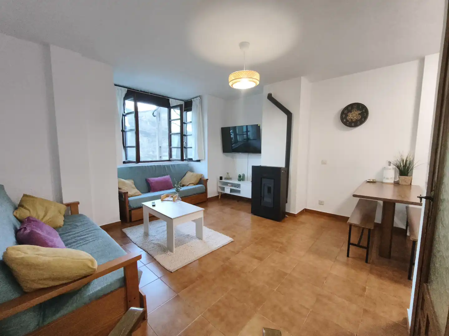 Living room of Flat for rent in Puebla de Lillo  with Heating, Furnished and Washing machine