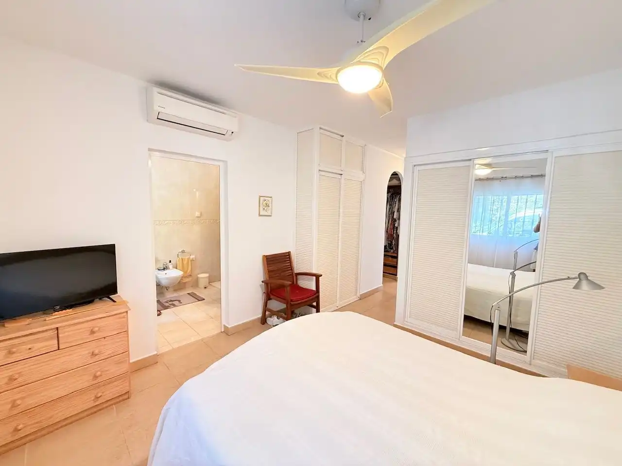 Habitación de Casa o chalet en venta en Vélez-Málaga con Aire acondicionado, Calefacción y Jardín privado