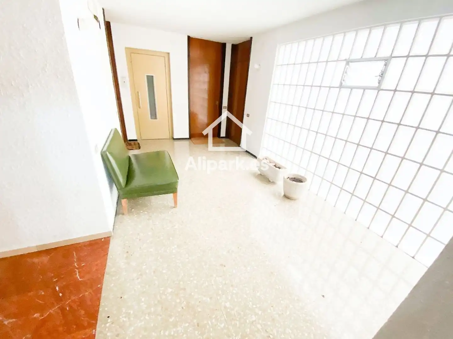 Piso en venta en Alicante / Alacant con Aire acondicionado, Terraza y Balcón
