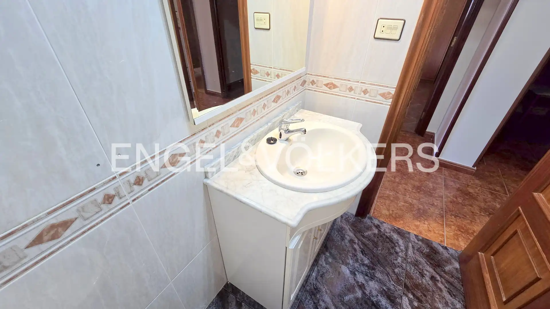 Baño de Piso en venta en Vigo  con Calefacción y Balcón