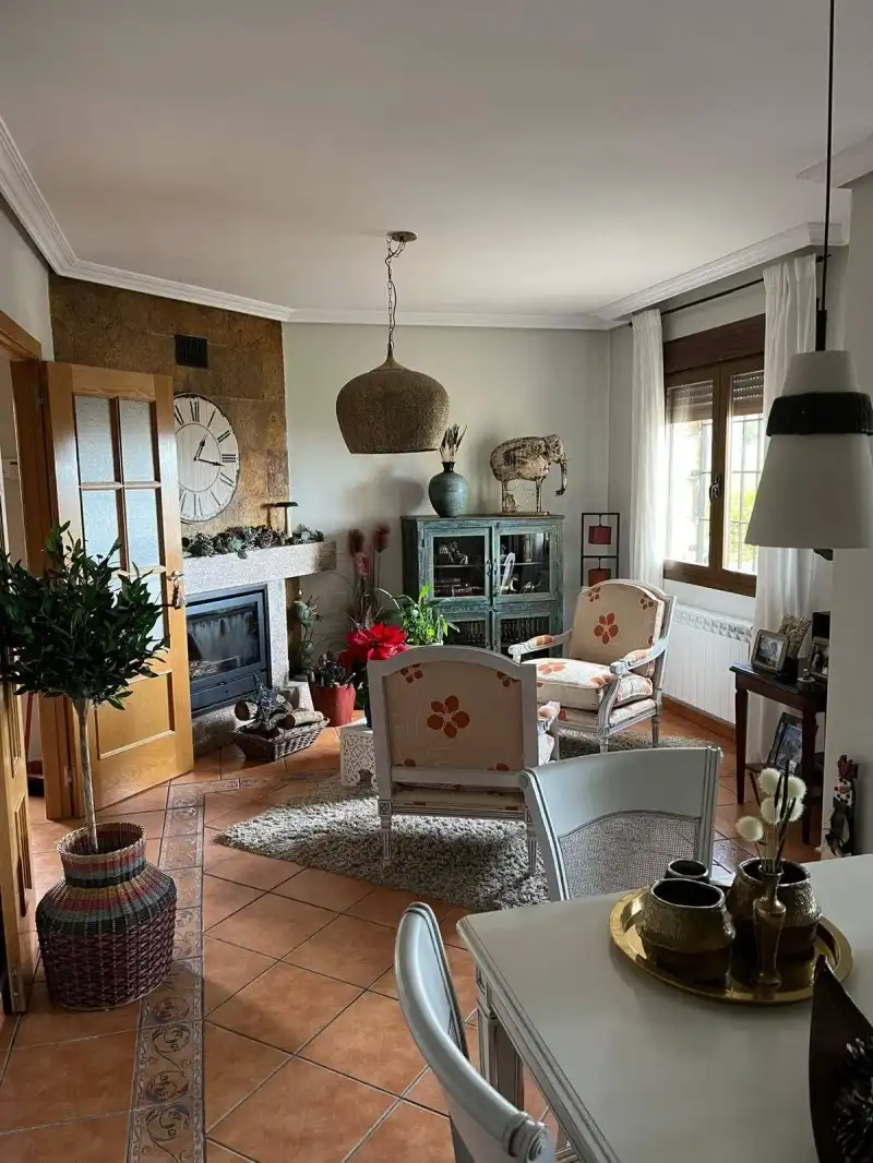 Sala d'estar de Casa o xalet en venda en Valdemanco amb Calefacció, Terrassa i Traster
