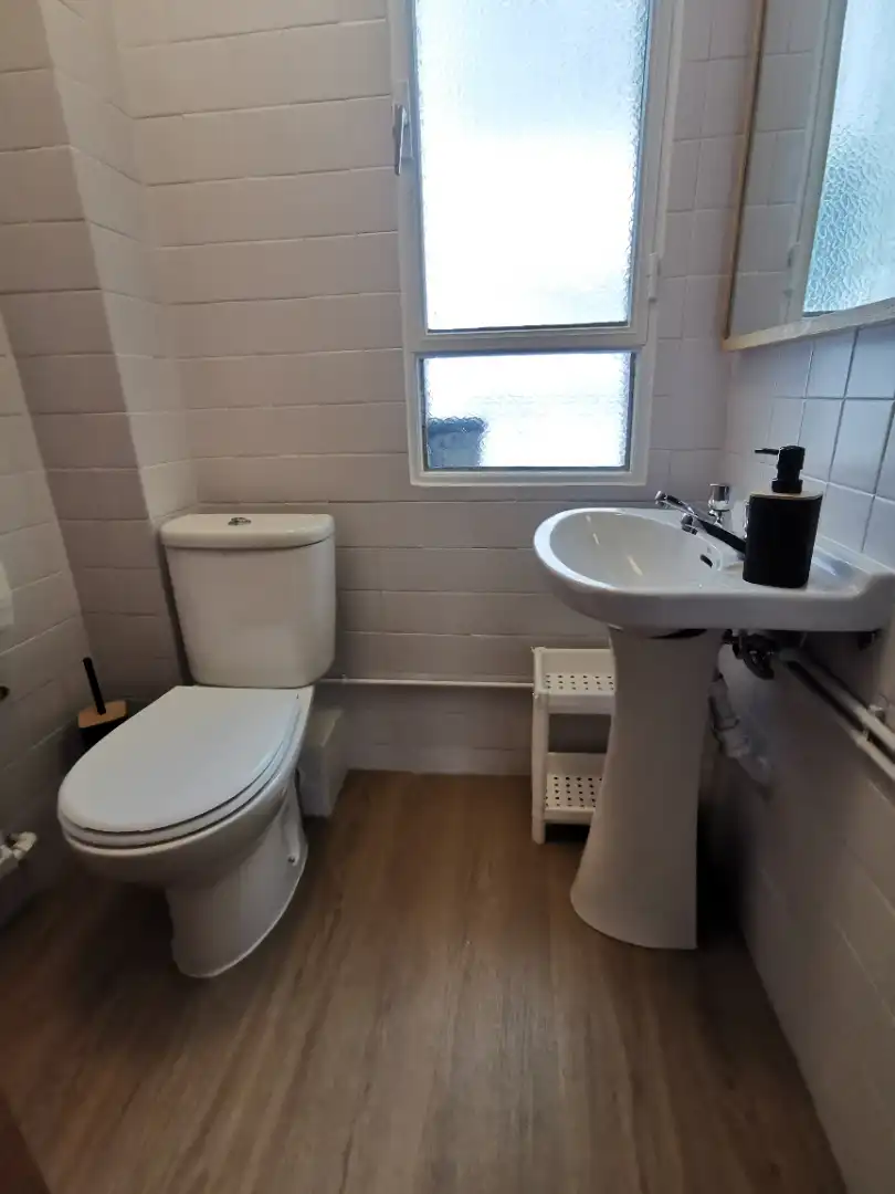 Badezimmer von Wohnung zur Miete in Salamanca mit Heizung, Parkett und Möbliert