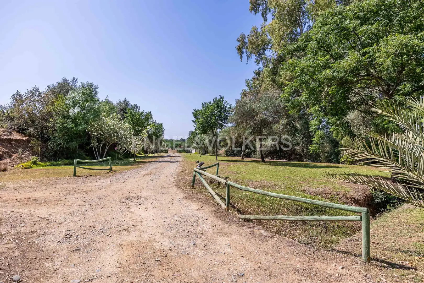 Finca rústica en venta en Alcalá del Río con Aire acondicionado, Calefacción y Jardín privado