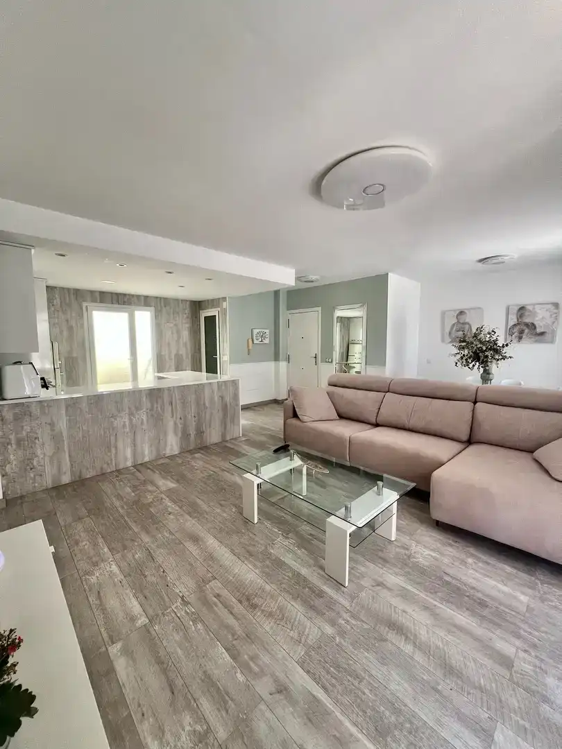 Sala d'estar de Pis en venda en Vélez-Málaga amb Aire condicionat, Piscina i Balcó