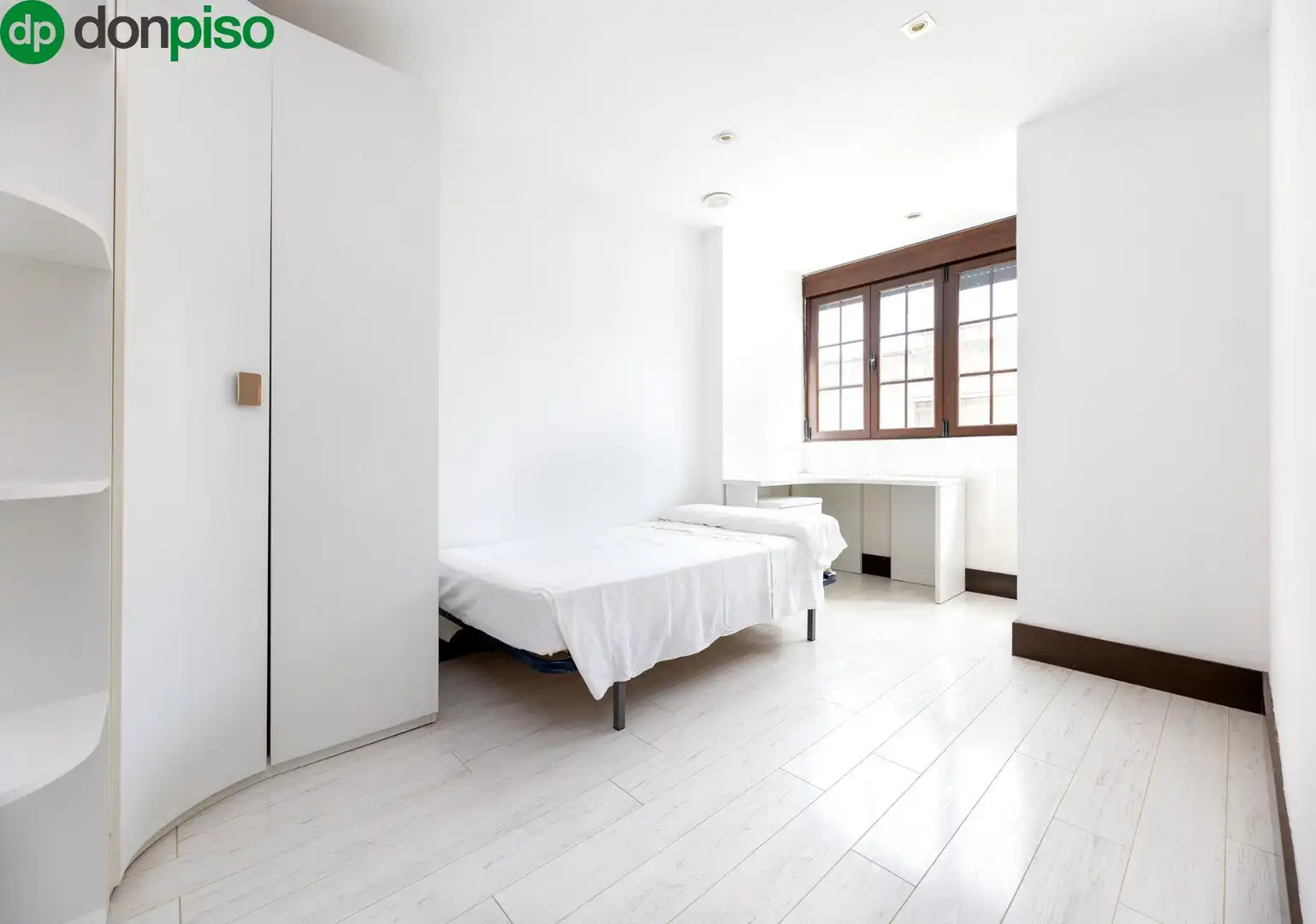 Bedroom of Flat for sale in Granada  with Air Conditioner