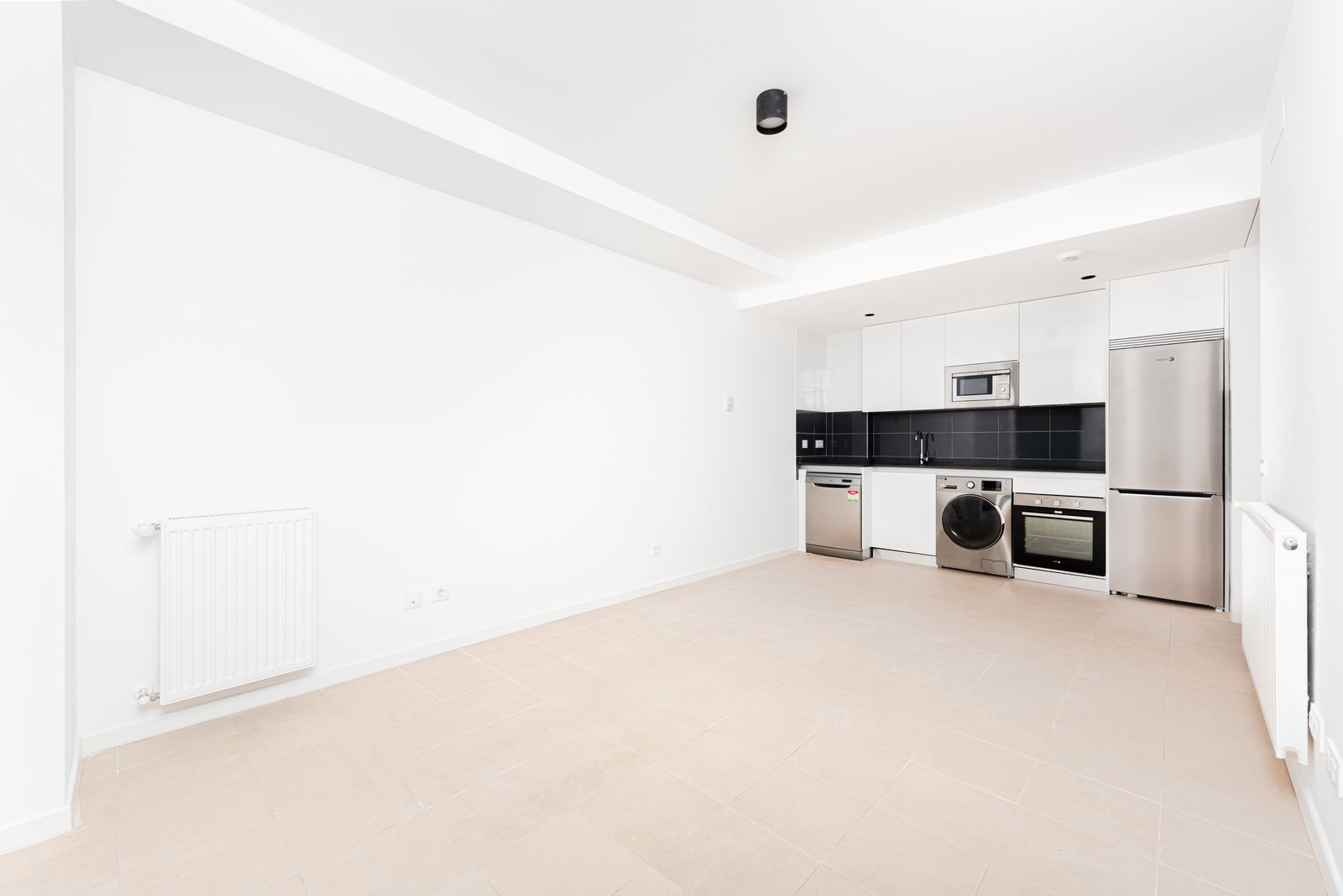 Kitchen of Flat for sale in Tres Cantos  with Parquet flooring and Storage room