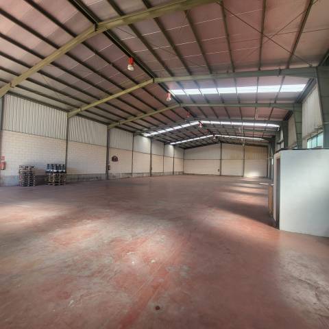 Nave industrial en Alquiler en Avenida Zaragoza, 19 en Plaza de Toros - Barón de Warsage