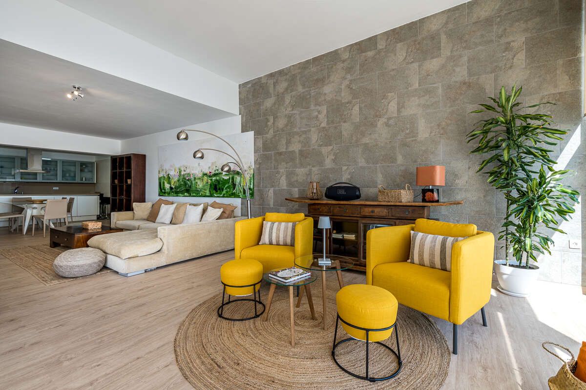 Sala d'estar de Casa o xalet en venda en Yaiza amb Jardí privat, Piscina i Moblat