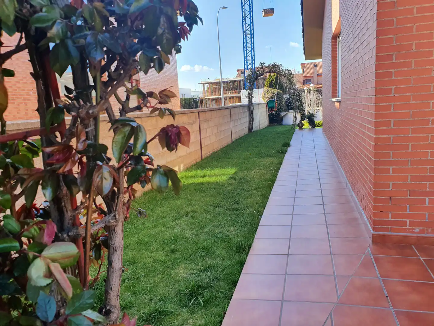 Jardí de Casa o xalet en venda en León Capital  amb Calefacció, Jardí privat i Forn