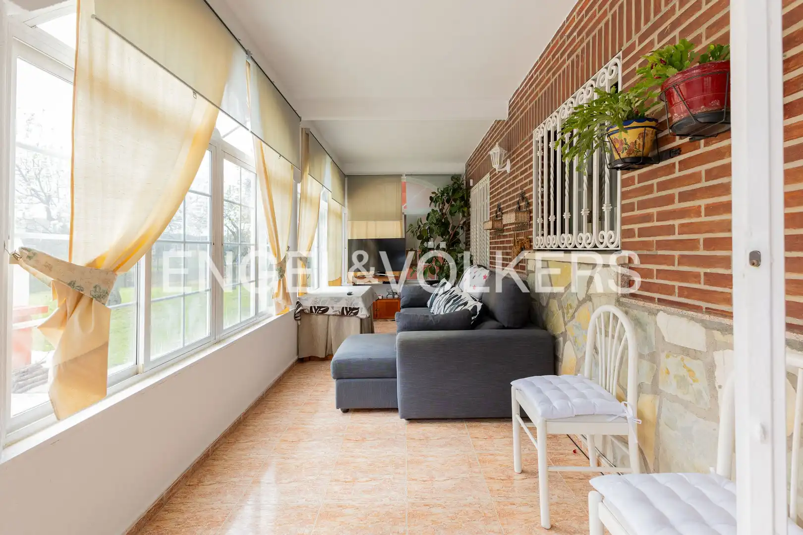 Vista exterior de Casa o xalet en venda en Mejorada del Campo amb Aire condicionat, Calefacció i Terrassa