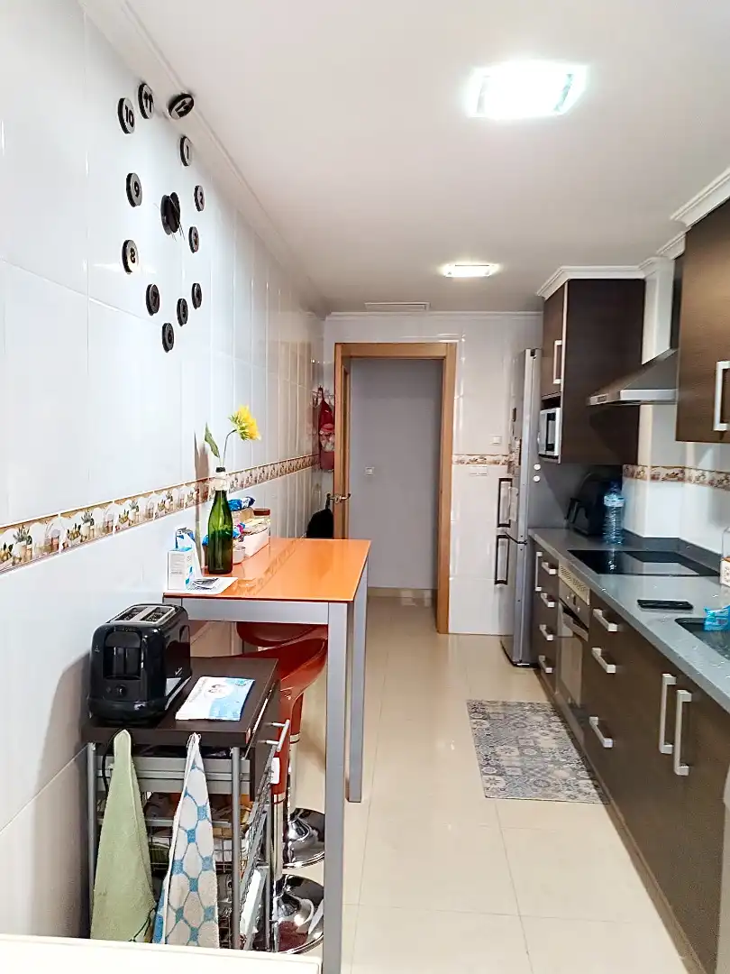 Küche von Wohnung zum Verkauf in Sueca mit Klimaanlage, Abstellraum und Balkon