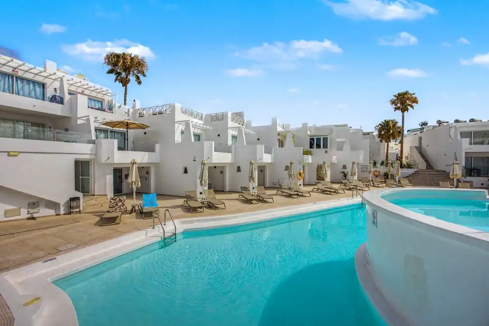 Piscina de Estudio en venta en Tías con Terraza