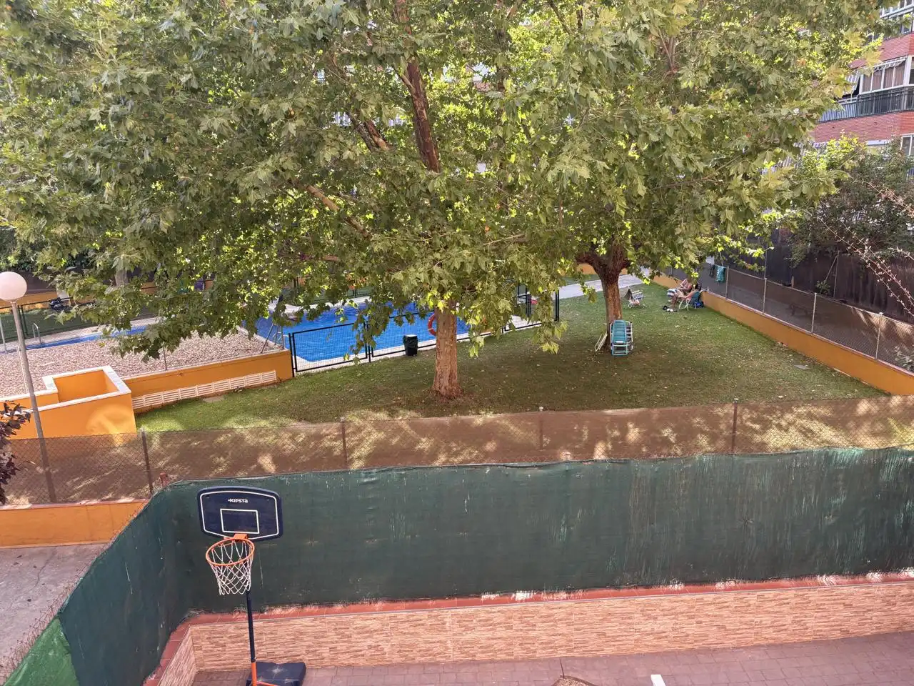 Wohnung zur Miete in Calle Ramón María del Valle Inclán, Espartales