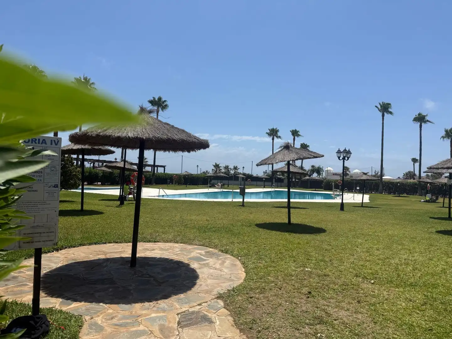 Piscina de Pis en venda en Manilva amb Aire condicionat, Calefacció i Terrassa
