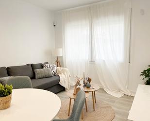 Sala d'estar de Pis en venda en Empuriabrava amb Aire condicionat, Terrassa i Moblat
