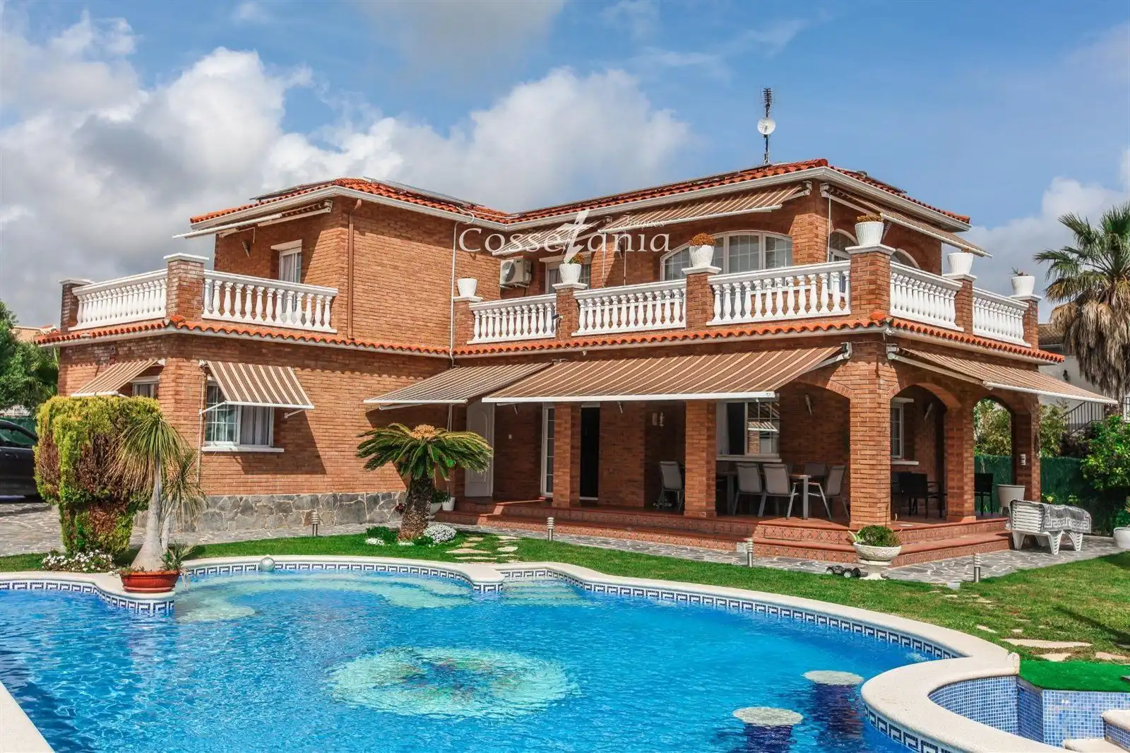 Villa con piscina in vendita a ACUARI