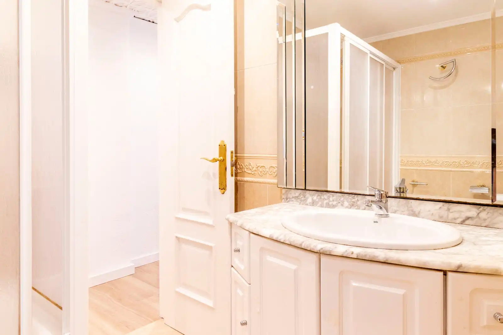 Flat for rent in Carrer de Bartomeu Reus, Hospital - Plaza del Real